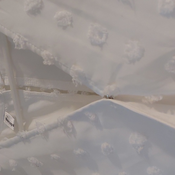 Wrap Floral Polka dot Ehite Romper- with pockets!! - Picture 6 of 7